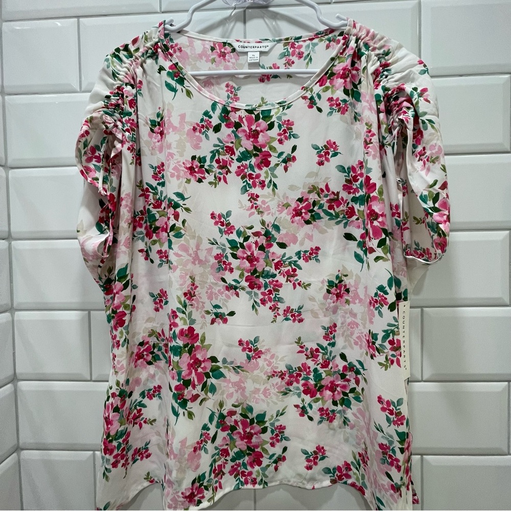 Counterparts Women’s Floral Blouse. XL. NWT.